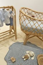 Cargar imagen en el visor de la galería, Rack de ropa Nature Runs the Kids