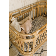 Carregar imagem no visualizador da galeria,  Natura Arya Rattan Baby Cot