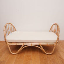 Carregar imagem no visualizador da galeria, Natura Roma Rattan Kids Bed or Daybed