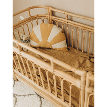Carregar imagem no visualizador da galeria,  Natura Arya Rattan Baby Cot