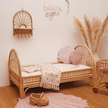 Carregar imagem no visualizador da galeria,  Natura Sunshine Rattan Shelf with Hooks