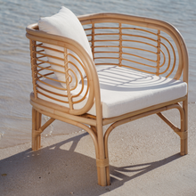 Carregar imagem no visualizador da galeria, Natura Quinn Rattan Arm Chair