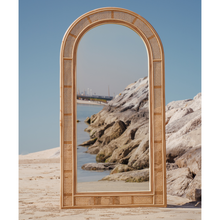 Cargar imagen en el visor de la galería, Natura Yerevan Rattan Floor Espejo