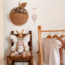 Carregar imagem no visualizador da galeria, Natura Apple Rattan Wall Décor