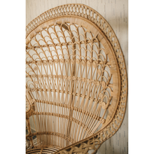 Cargar imagen en el visor de la galería, Victoria Nature Rattan Peacock Chair Silla