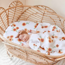 Carregar imagem no visualizador da galeria,  Natura Florie Rattan Bassinet