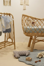 Cargar imagen en el visor de la galería, Rack de ropa Nature Runs the Kids
