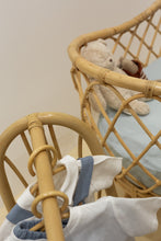 Cargar imagen en el visor de la galería, Rack de ropa Nature Runs the Kids
