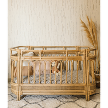 Cargar imagen en el visor de la galería, Natura Arya Rattan Baby Cot
