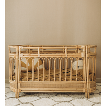 Cargar imagen en el visor de la galería, Natura Arya Rattan Baby Cot
