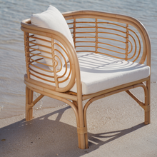 Carregar imagem no visualizador da galeria, Natura Quinn Rattan Arm Chair
